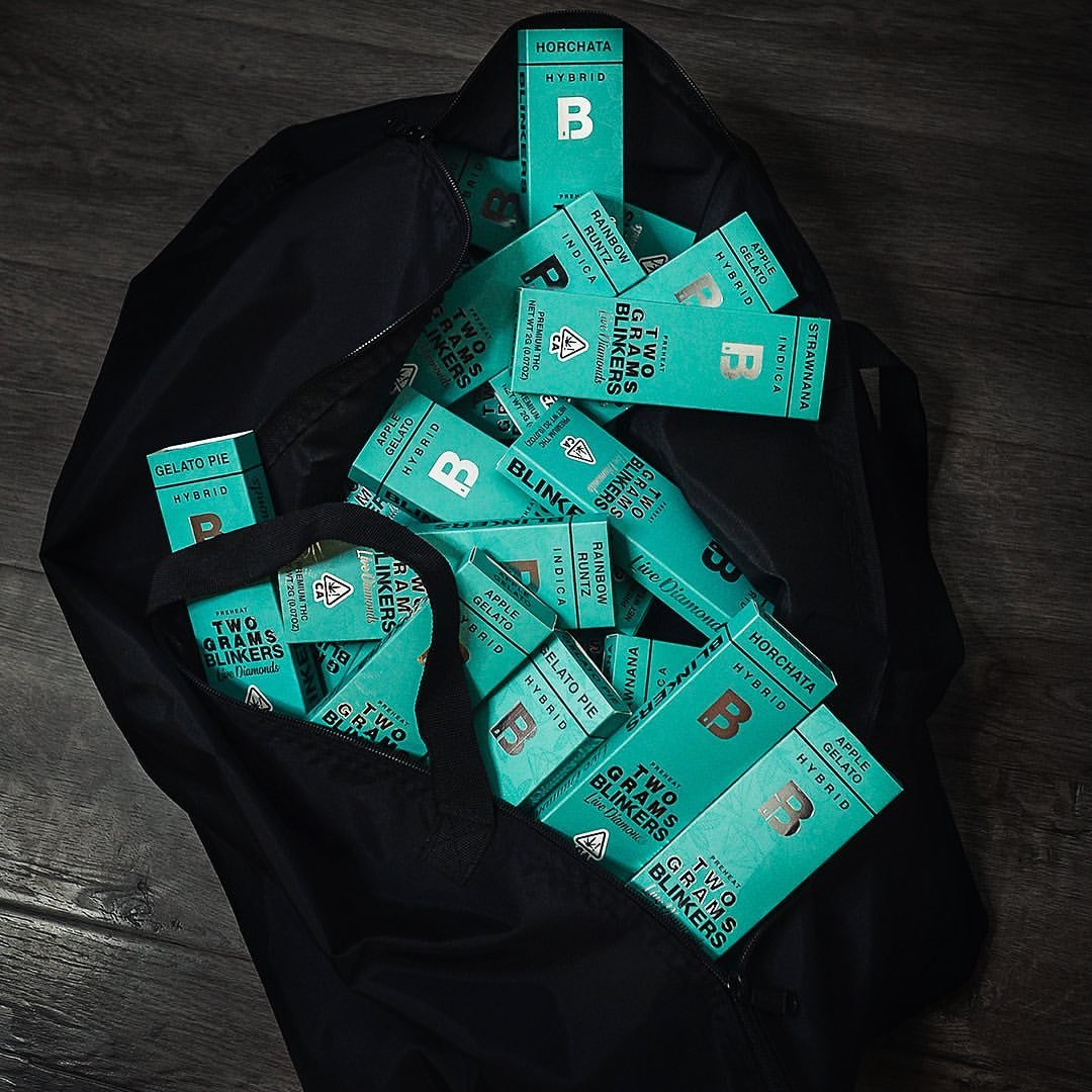 2blinkers-disposable-1 Blinkers Disposable Vape - Image 1